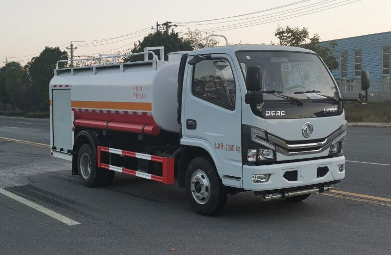 多功能消防灑水車功能多在哪里？程力消防灑水車廠家講解